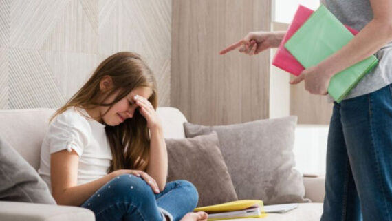 11 Frases Que Usan Los Padres Tóxicos Para Mantener El Control