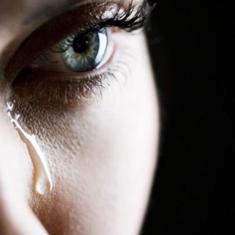 19 Razones Por Las Que Las Mujeres Que Lloran Fácilmente Son Silenciosamente Las Más Protegidas Por El Universo, Según La Filosofía