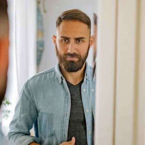 Lo que los verdaderos narcisistas evitan hacer: 8 claves psicológicas