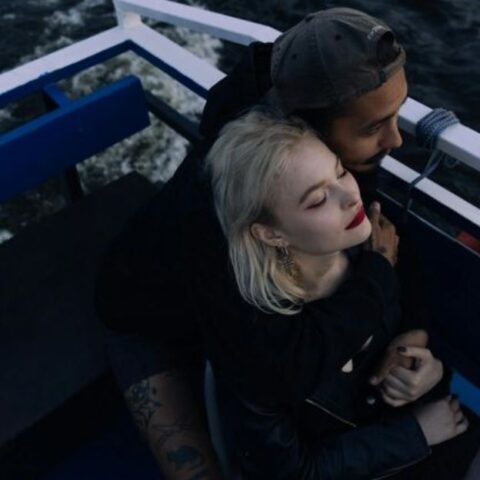 Pistas sutiles de que le sigues importando después de una pelea (aunque se aleje)