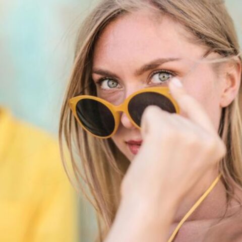 7 maneras sutiles en que las mujeres comprueban si una relación es segura