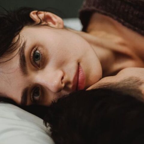 9 señales de que tu pareja no está disponible emocionalmente