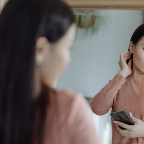 10 cosas que hacen las personas solitarias pero que nunca admitirán