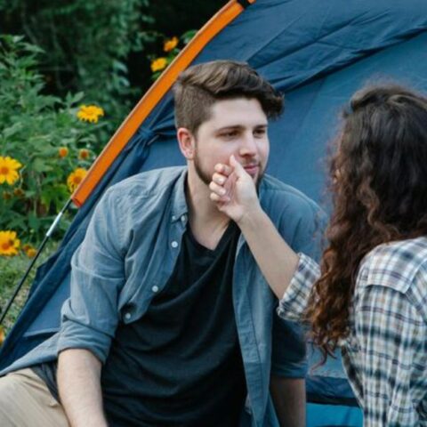 11 señales de que eres su chica “Y si…” (aunque nunca lo diga)