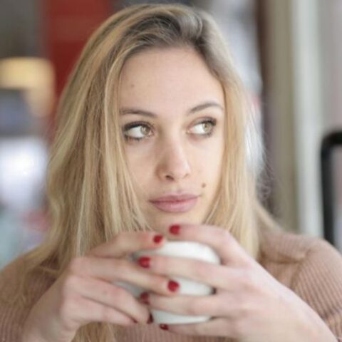 8 arrepentimientos más comunes de la gente tras una ruptura