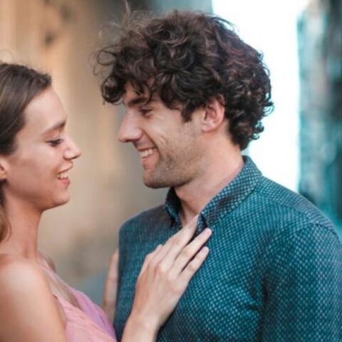 9 formas de ligar de las mujeres seguras de s&iacute; mismas sin decir una palabra