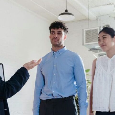 Antes de casarte con él, presta atención a estas 12 cosas sobre su madre