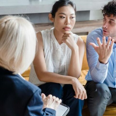 Los psicólogos revelan 10 señales de que estás hablando con un mentiroso de alto nivel