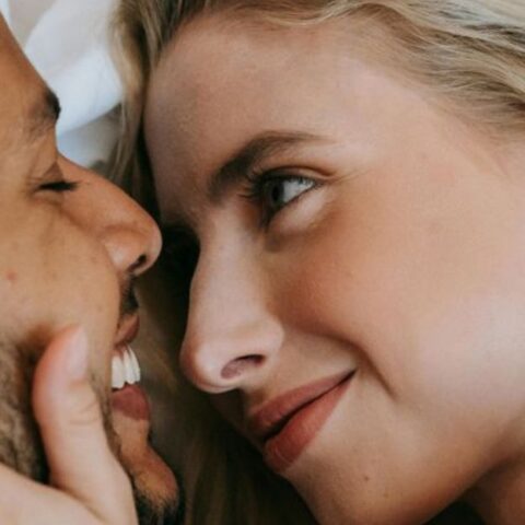 11 Cosas que las Mujeres Notan Secretamente de los Hombres (y Nunca Admiten)