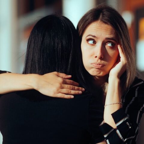 12 se&ntilde;ales de alarma de que est&aacute;s tratando con una persona falsa