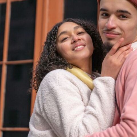 Los hombres que quieren un futuro contigo comparten estos 10 pensamientos privados