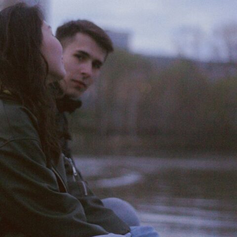 Los terapeutas dicen que estos 10 h&aacute;bitos sutiles revelan que alguien tiene miedo al compromiso