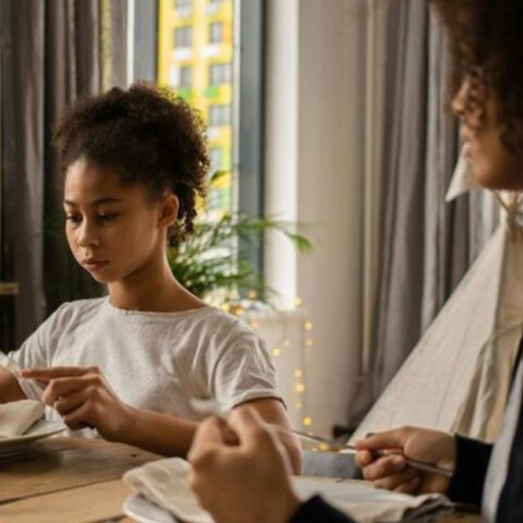 16 se&ntilde;ales de que te puede haber criado un padre narcisista