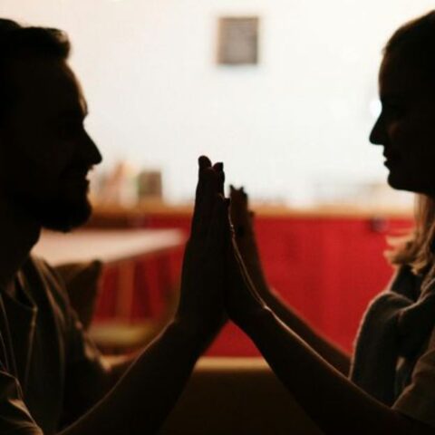 9 comportamientos que parecen rom&aacute;nticos pero en realidad son manipuladores